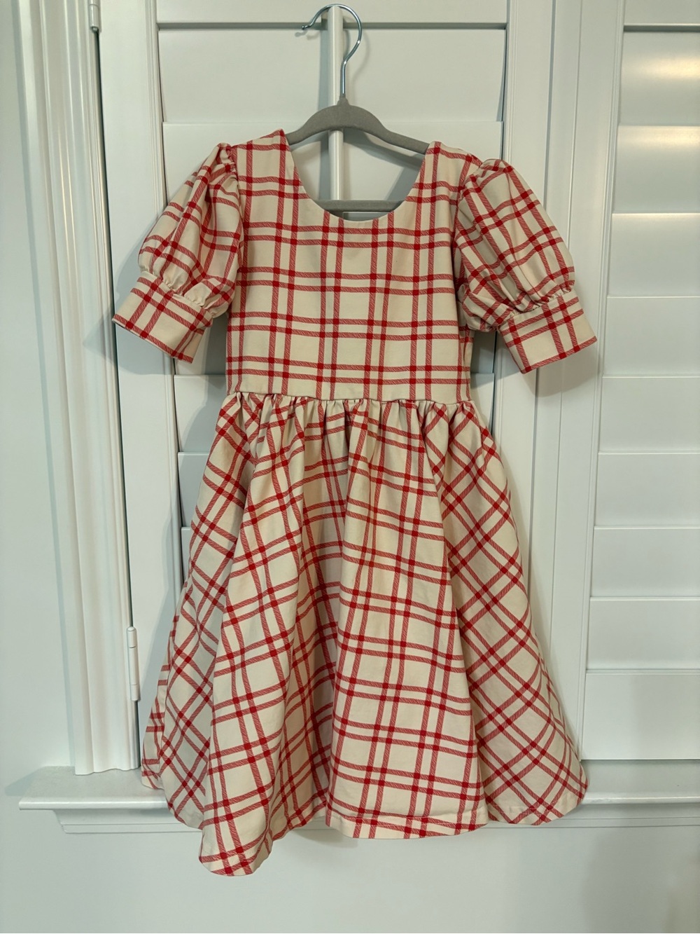 Ollie Jay Scarlett Girls Plaid Puff-Sleeve Dress in Cream and Red size 6